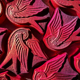 Shimmery Birds Infused Bath Bombs