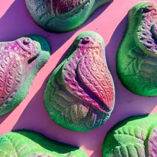 Shimmery Birds Infused Bath Bombs