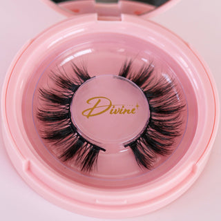 Dafna Poodle Collection: Lashes in Compact