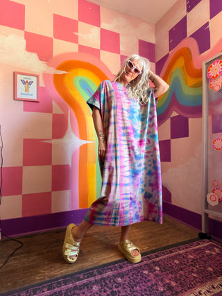 Caftan in Bubblegum Rainbow Tie Dye