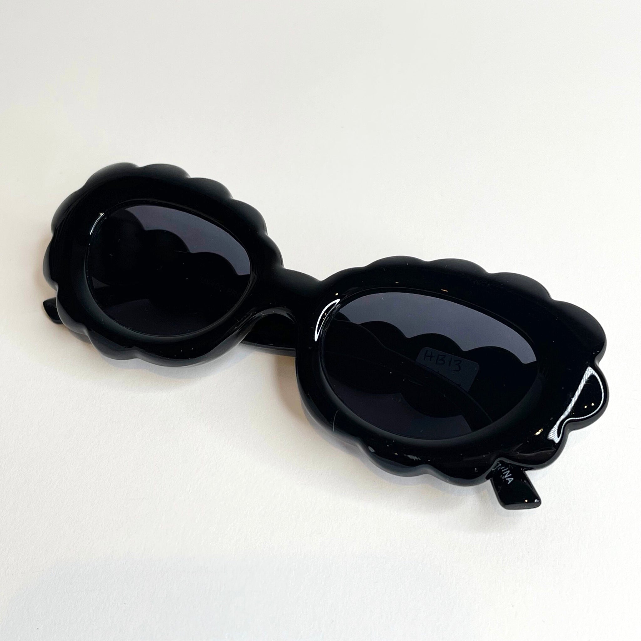 Scalloped Starlet Sunnies