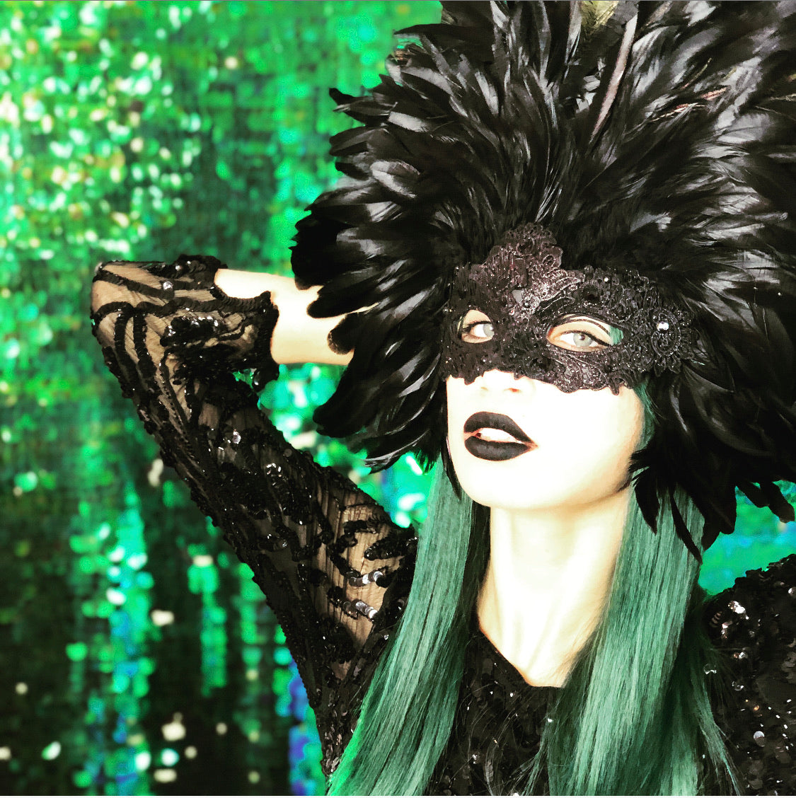 Grand Dame Feather Mask